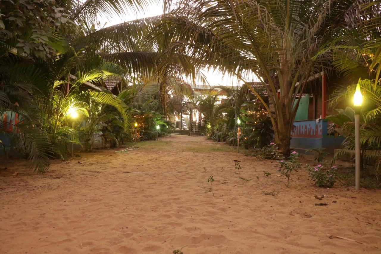 Secret Garden Arambol Hotell Exteriör bild